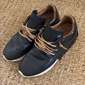 Women’s esseutesse size 7